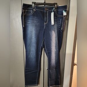 NWT Maurices Jeans with Contrast Stitching